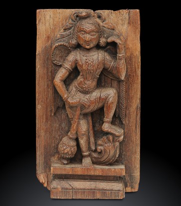 Fregio indiano con divinità vedica in legno di teak